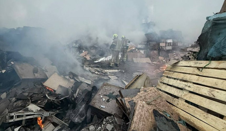 Нічна атака дронів на Київ 22 вересня: є постраждалі, пошкоджено багатоповерхівки