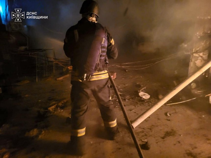 За добу через атаку дронів на Київщині пошкоджено 34 об’єкти