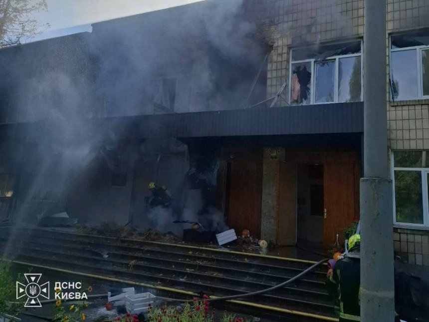 У Солом’янському районі Києва ворог поцілив у школу У Солом’янському районі Києва ворог поцілив у школу