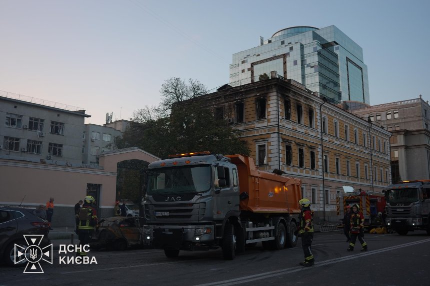 В будівлі корпусу Академії наук у Києві ліквідували пожежу: фото