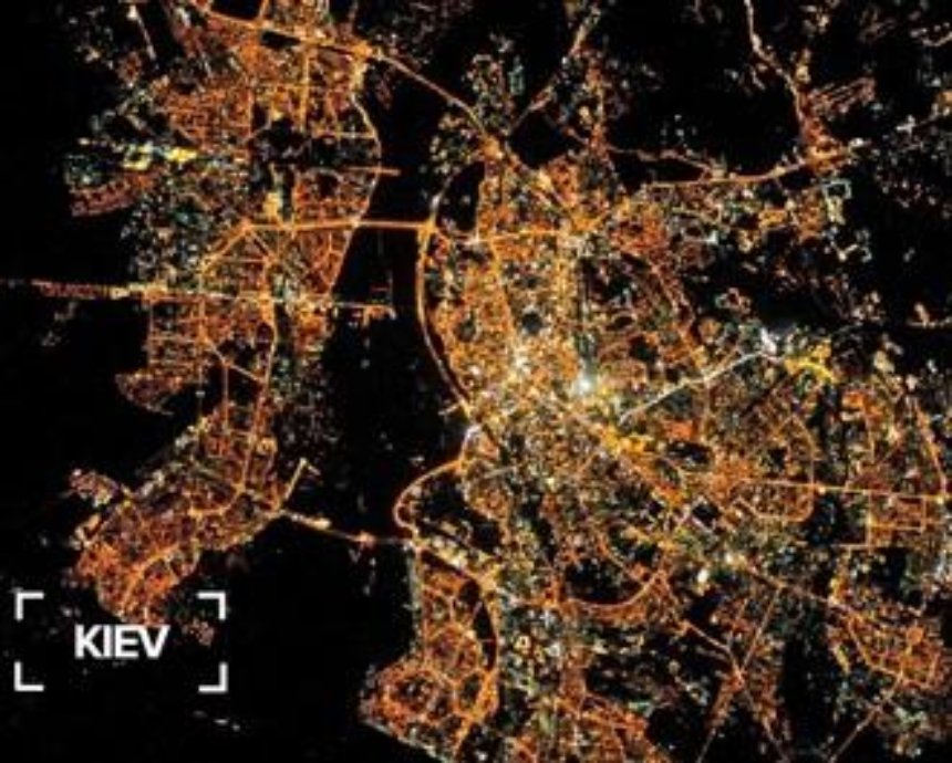 В сети появилось фото ночного Киева из космоса