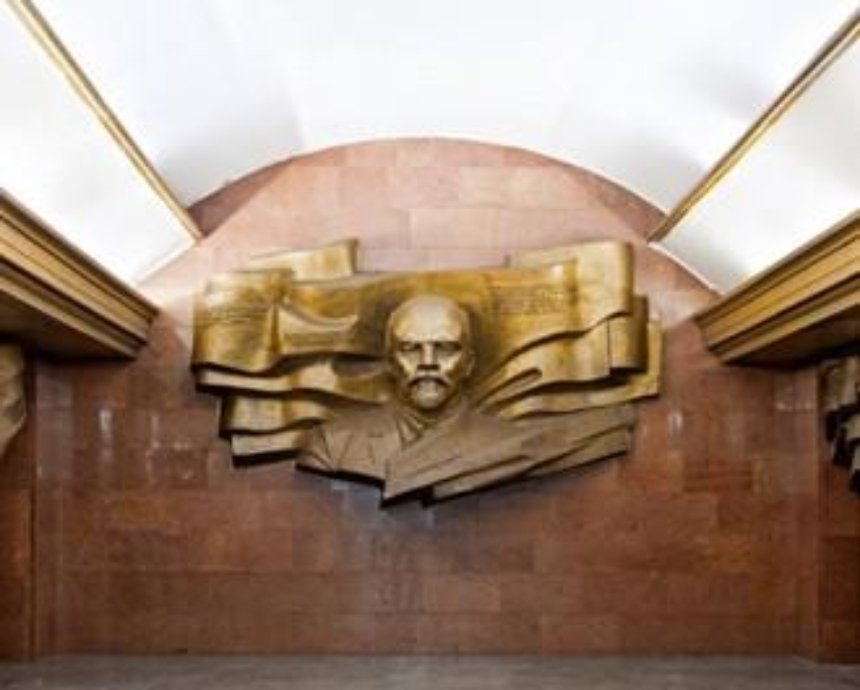 Ленина на станции Театральная в Киеве закроют 3D рисунком