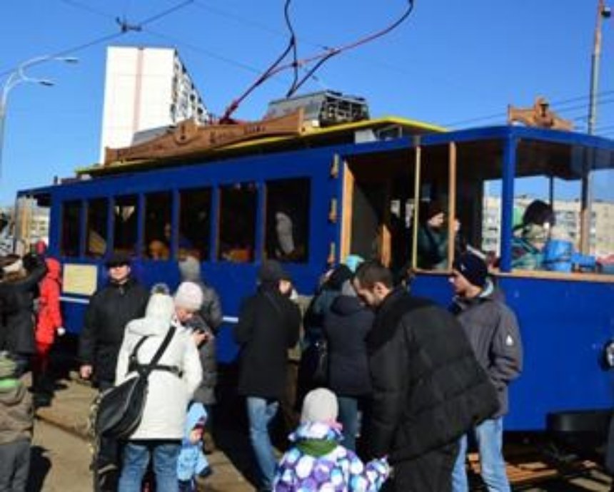 Парад трамваев в Киеве собрал две тысячи человек