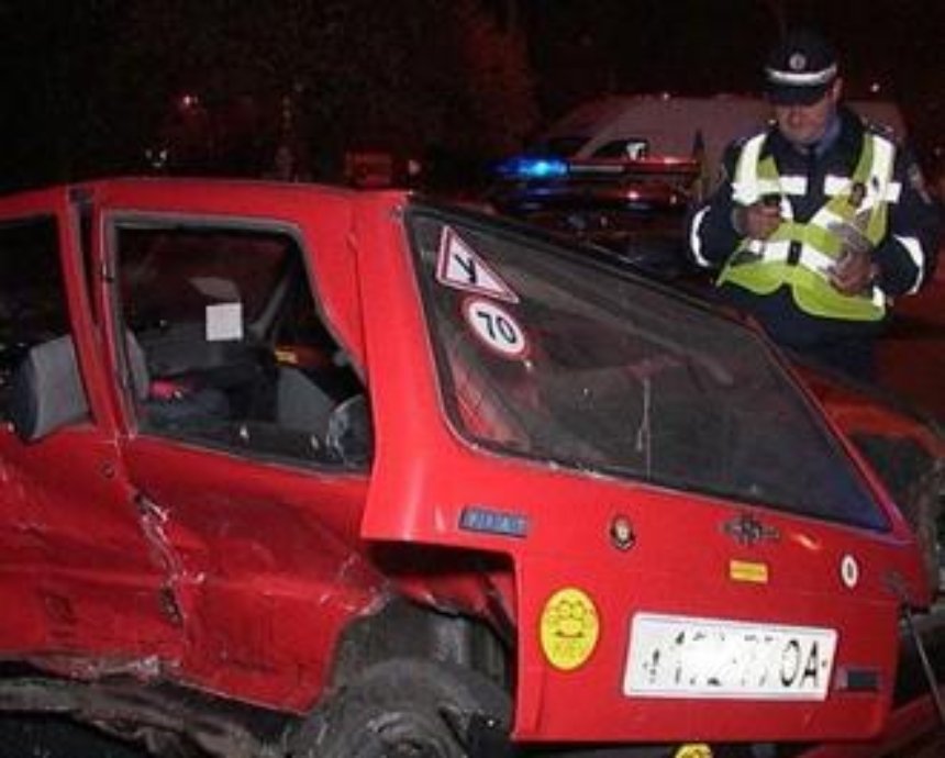 ДТП в Киеве: в результате столкновения BMW и Fiat пассажир вылетела через лобовое стекло