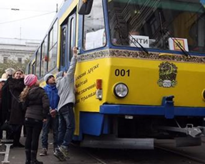 В Киеве открылся трамвай для детей