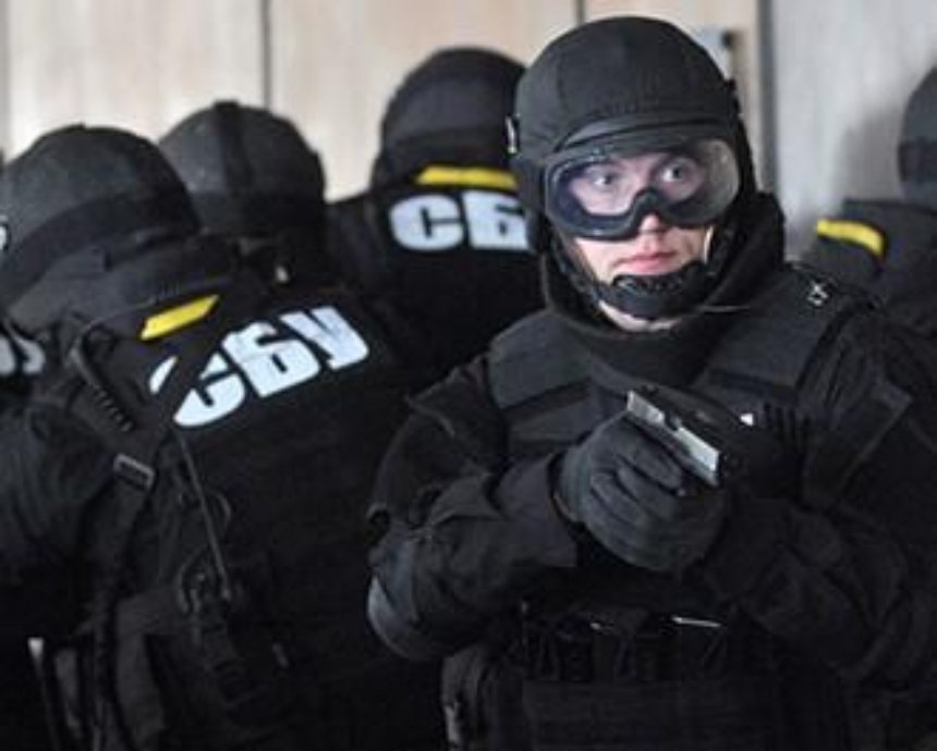 В Киеве со стрельбой задержали курьеров незаконного конвертцентра