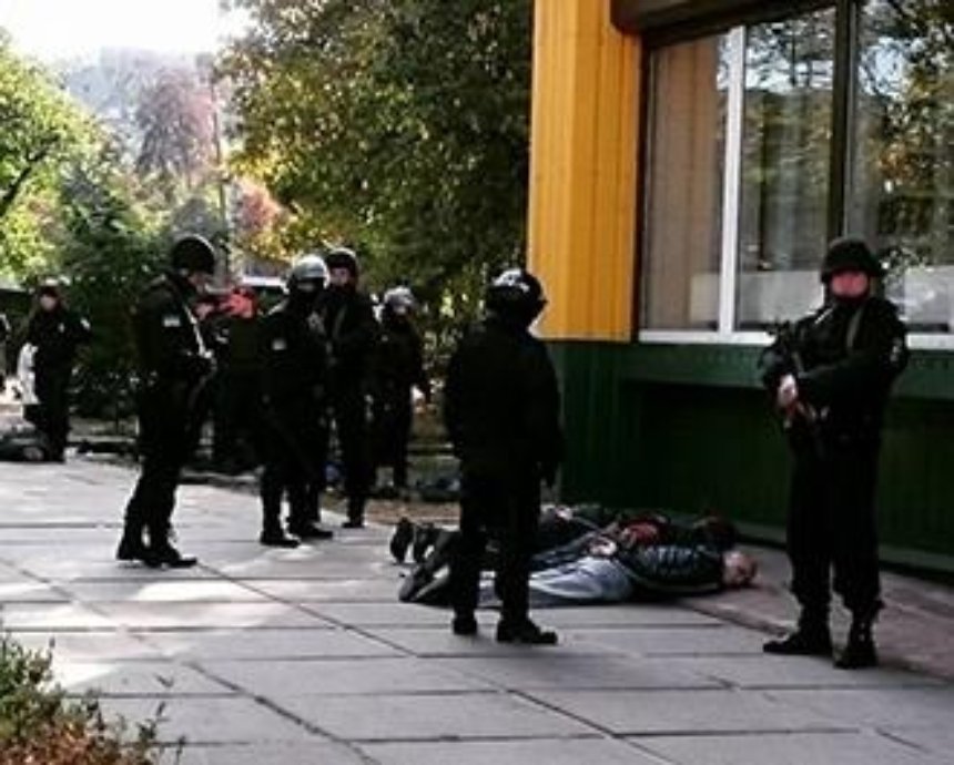 В Киеве неизвестные устроили перестрелку (фото)