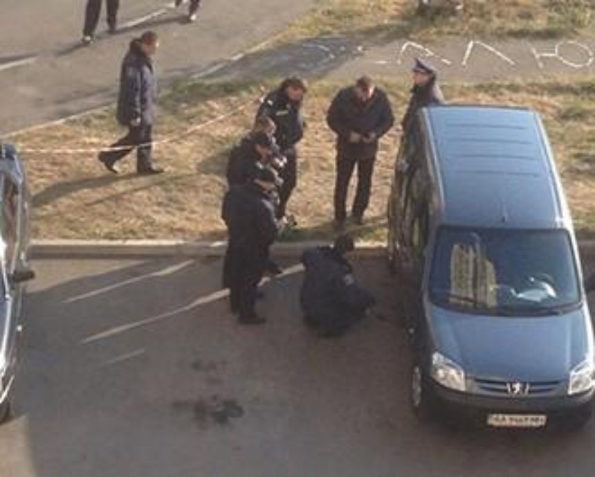 В Киеве искали бомбу в машине (фото)