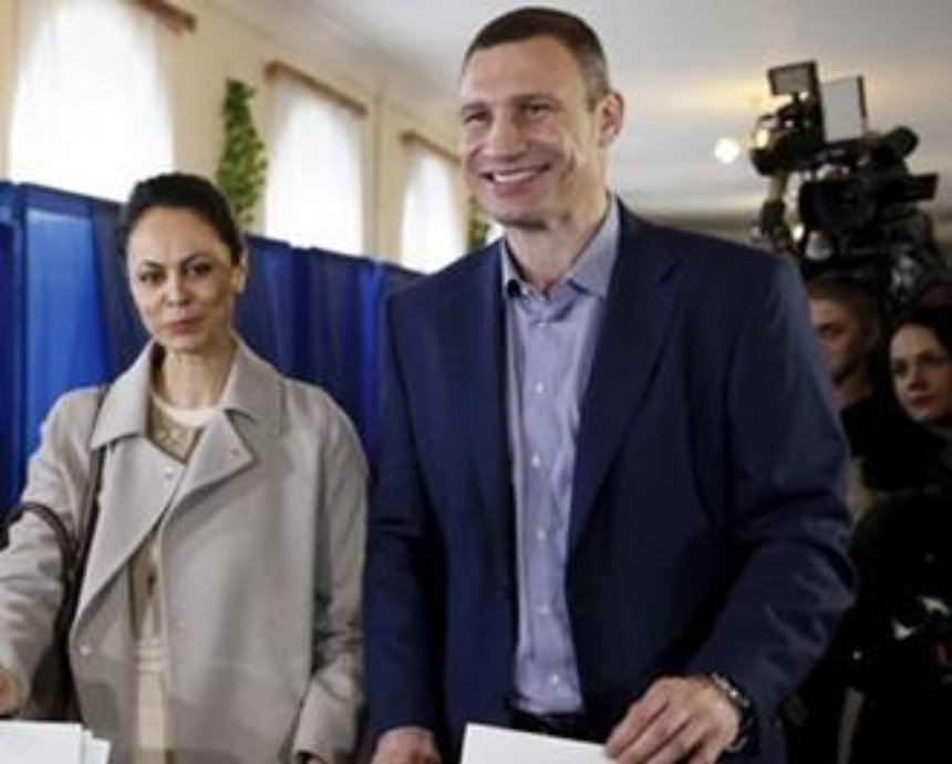 Во второй тур выборов мэра Киева выходят Кличко и Береза