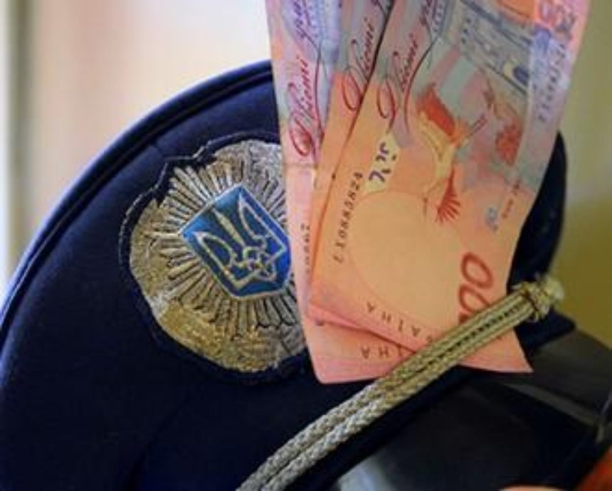 В Киевской области на взятке в 4 тыс. долларов попался милиционер