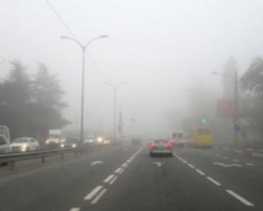 КГГА предупредила киевских водителей об опасностях на дорогах из-за тумана