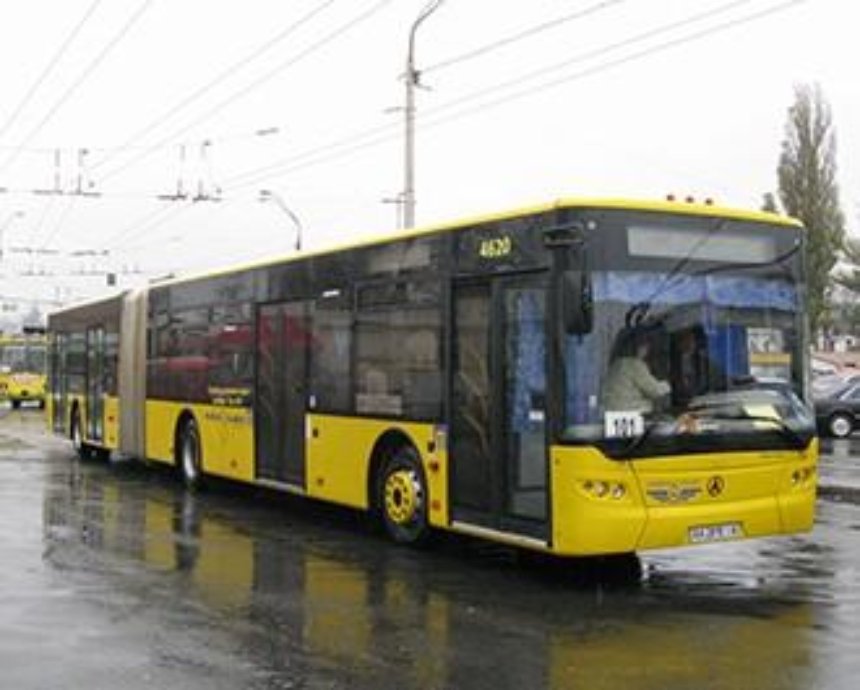 В Киеве автобусы на Троещине изменят маршрут из-за ярмарки