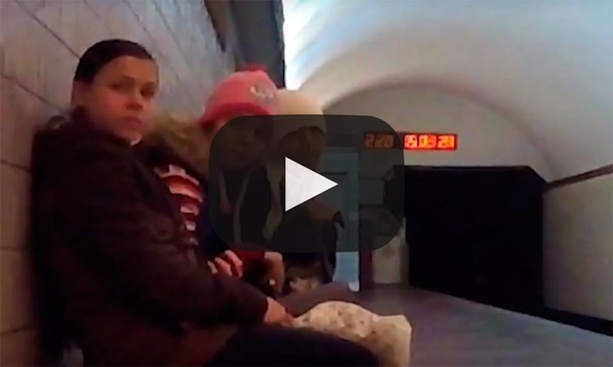 Подайте Христа ради: работу мошенников в метро засняли на видео