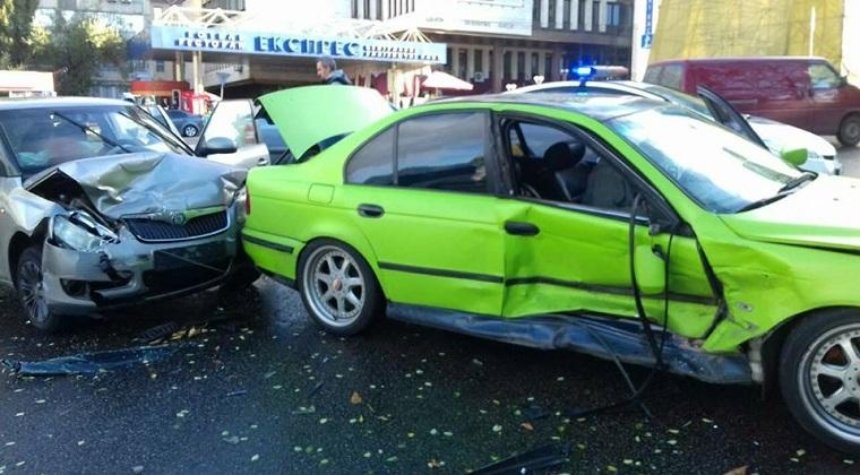 В столице произошли две аварии с машинами Uber (фото)
