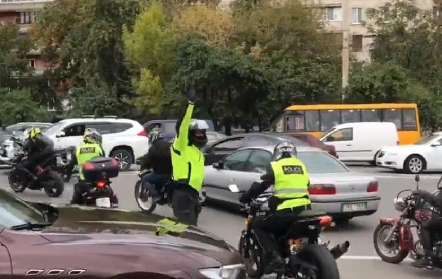 Автомобилисты жалуются на фейковую полицию (видео)