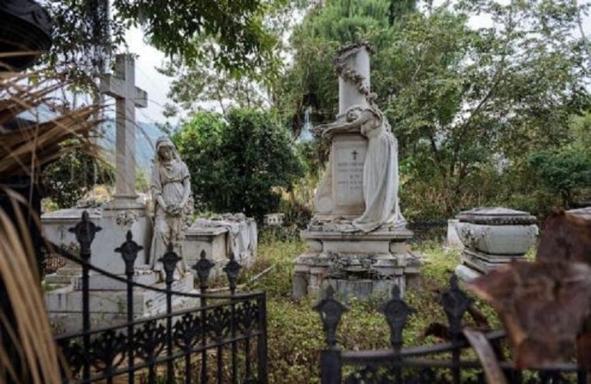 На киевских кладбищах установят камеры видеонаблюдения