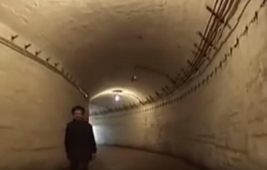 Подземный квартал: журналисты показали секретные тоннели для депутатов (видео)