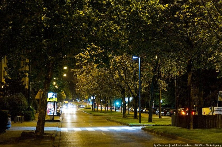 Київські пішохідні переходи облаштують сенсорним освітленням 