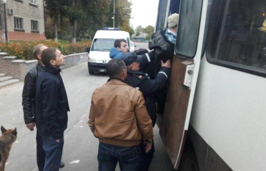 На Печерске собирают помощь пострадавшим из-за взрывов в Черниговской области
