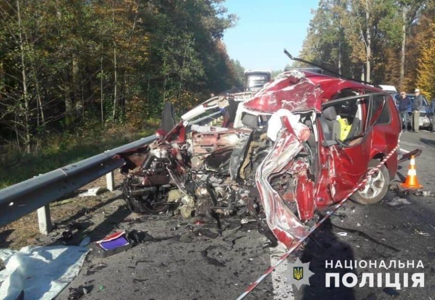 В смертельной аварии на трассе Киев — Ковель погибли три человека (фото)