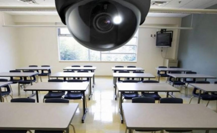 У київських школах перевірять системи відеоспостереження після теракту в Керчі