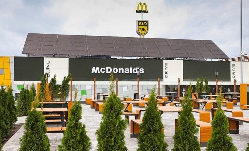 В Киеве открыли «Макдональдс» с солнечными батареями (фото)