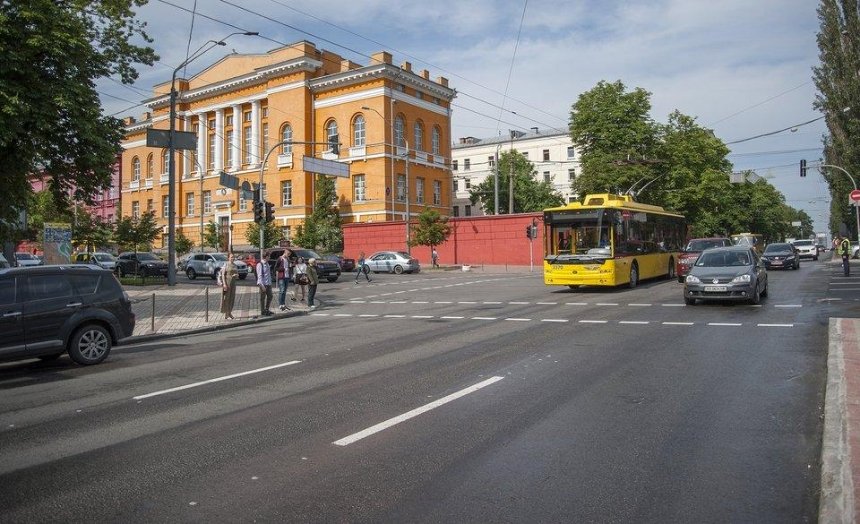 На бульваре Шевченко делают полосу для общественного транспорта