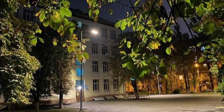 В Соломенском районе школы и детсады оборудовали LED-освещением