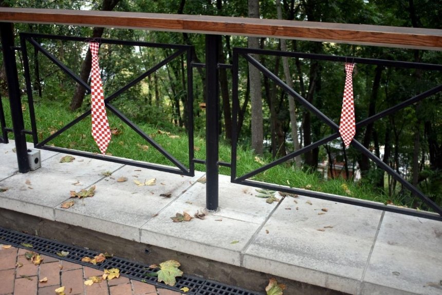 Галстуки на памятниках и собаках: в Киеве отметили хорватский праздник