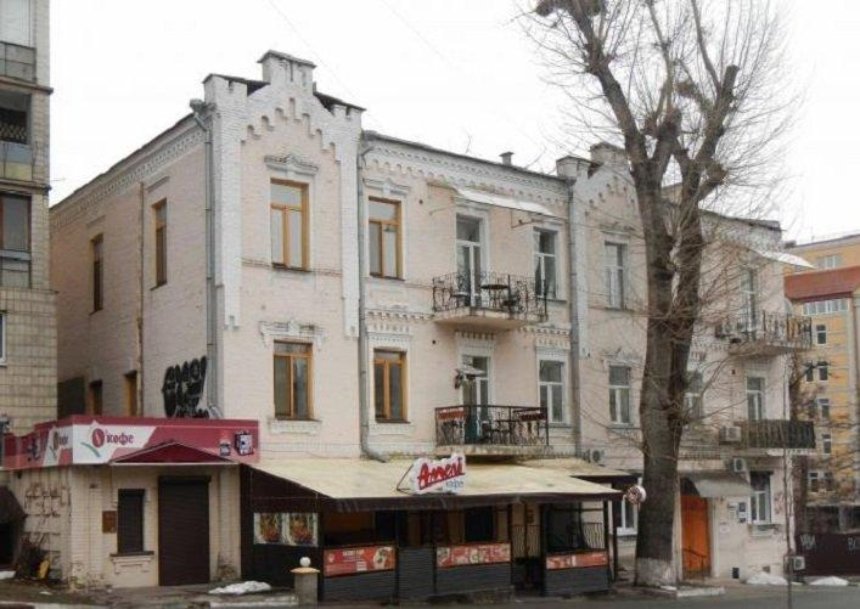 На улице Владимирской из-за застройщика разрушается исторический дом