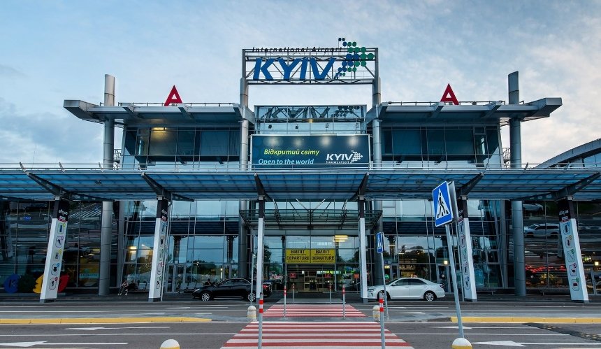 Аэропорт «Киев» закроют на год для реконструкции взлетной полосы