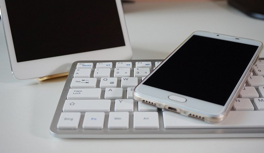 В клавиатуры на гаджетах Samsung интегрируют украинский сервис Grammarly