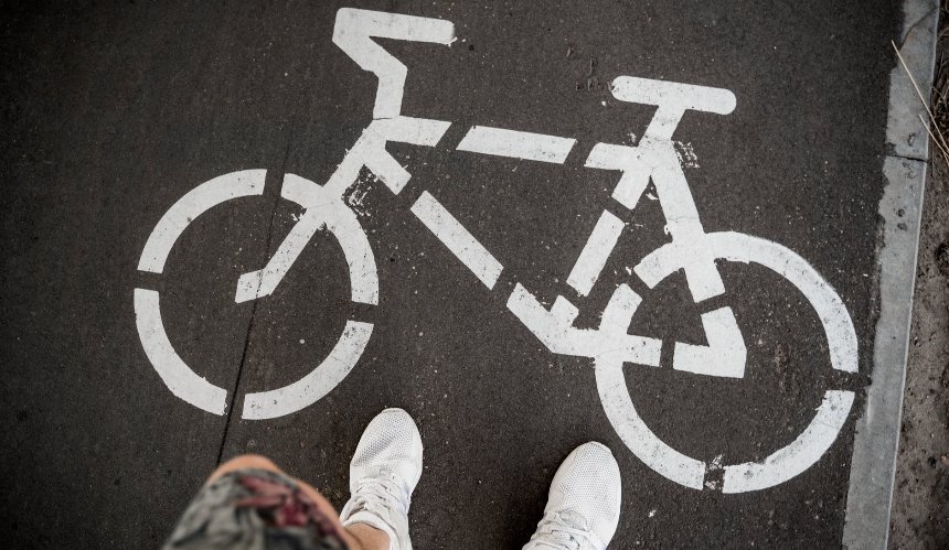 В Киеве унифицировали велосипедную инфраструктуру