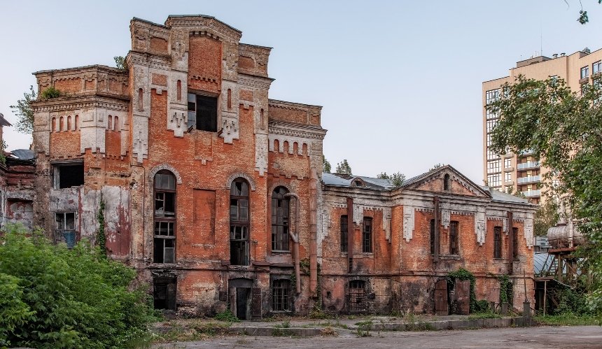 В Киеве ревитализируют заброшенный ликеро-водочный завод: что там будет