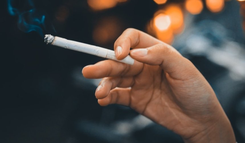 В Україні запустили сервіс для скарг на куріння у громадських місцях