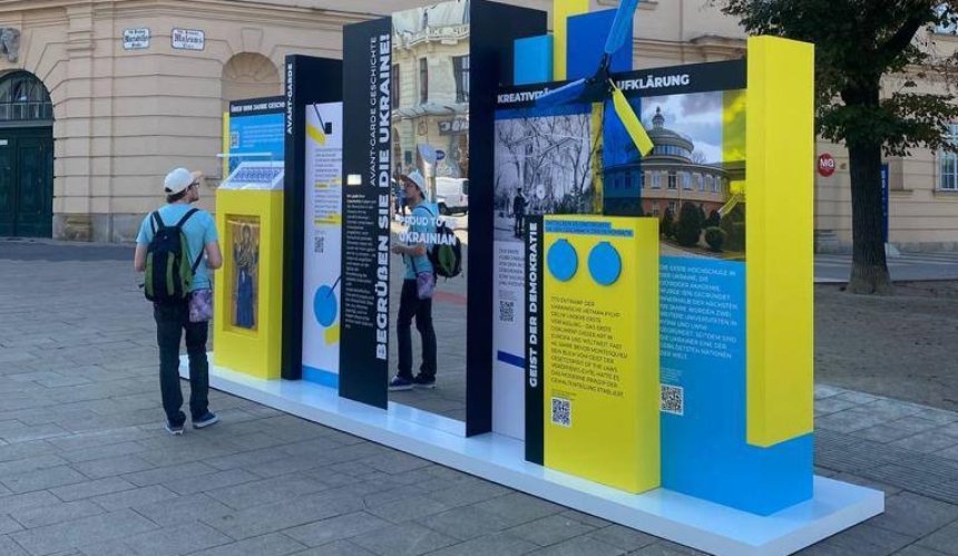 У Відні встановили інсталяцію "Авангардна історія України"