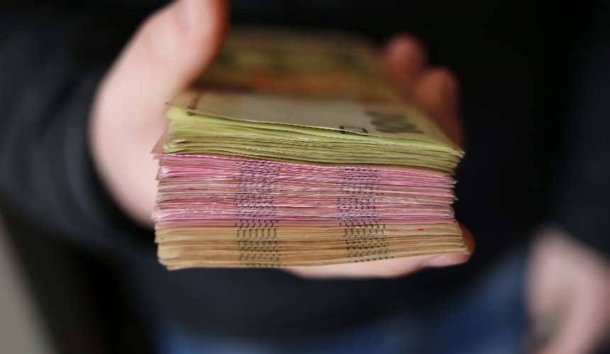 Нацбанк спрогнозував, коли в Україні почне зростати заробітна плата 