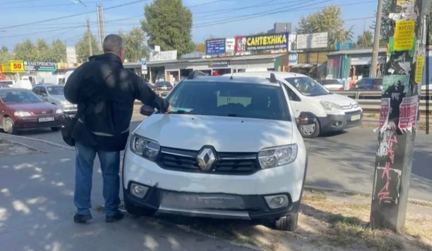 У Києві працюють інспектори з паркування: скільки водіїв оштрафували сьогодні
