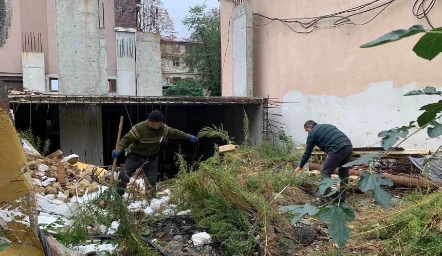 У Києві розбирають садибу Зеленських