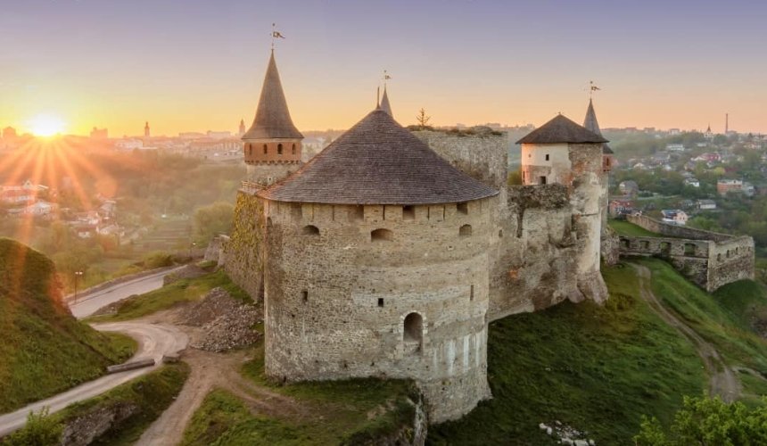 Укрзалізниця призначає додаткові рейси з Києва до Кам’янця-Подільського: дати