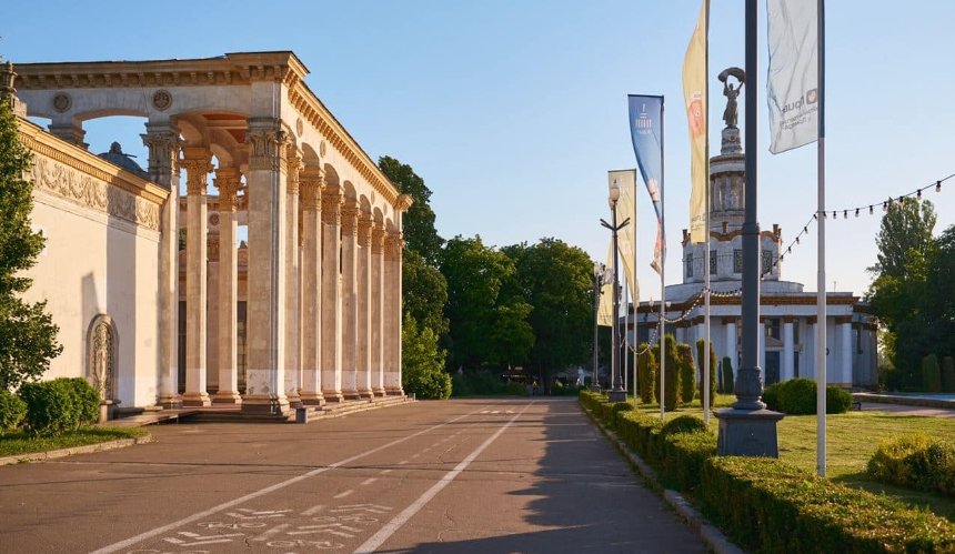 На ВДНГ встановили інклюзивні пандуси