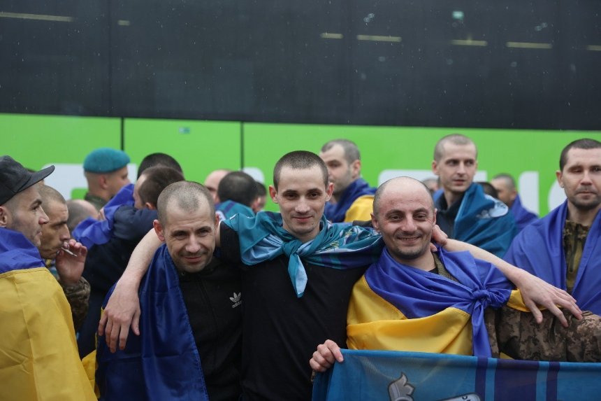 Україна повернула з полону 185 захисників та 20 цивільних