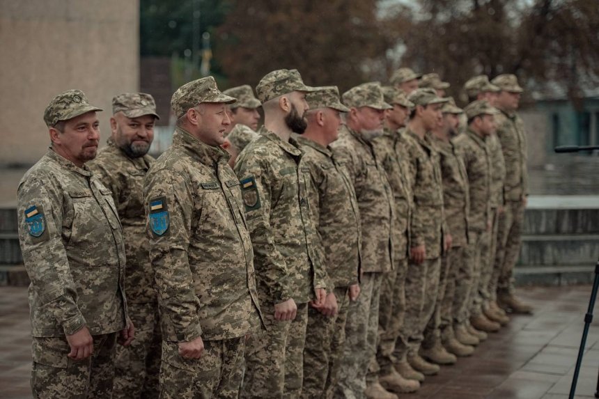 На Алеї Захисників у Києві відкрили новий пам'ятний знак воїнам ТрО