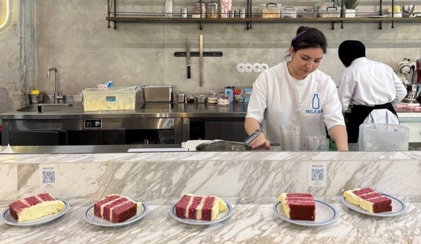 Українська мережа Milk Bar відкрила перший заклад у Баку: фото