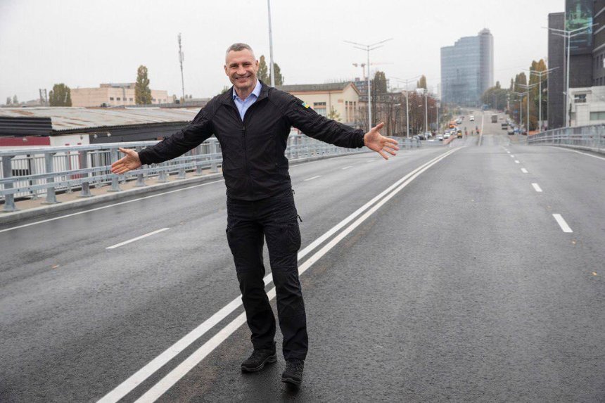 У Києві відкрили рух оновленим шляхопроводом на вулиці Новокостянтинівській У Києві відкрили рух оновленим шляхопроводом на вулиці Новокостянтинівській