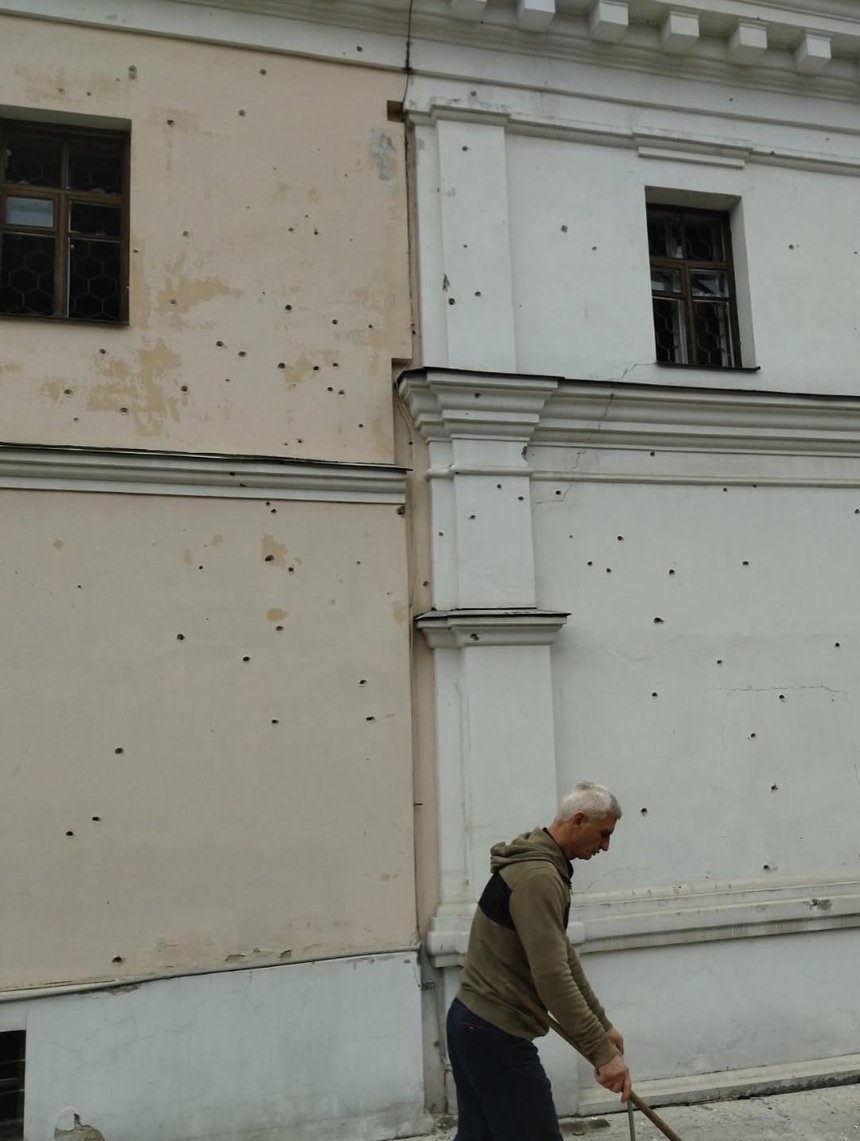 Музей гетьманства на Подолі постраждав від ворожого обстрілу Музей гетьманства на Подолі постраждав від ворожого обстрілу