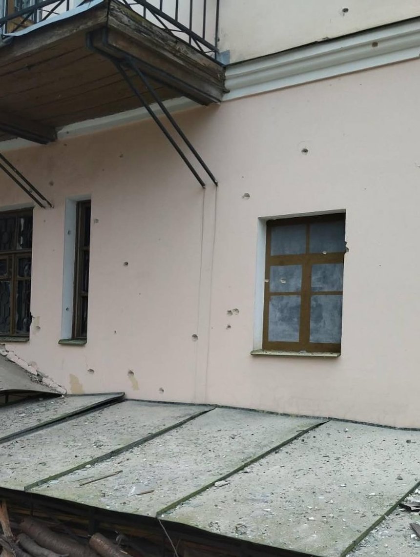 Музей гетьманства на Подолі постраждав від ворожого обстрілу Музей гетьманства на Подолі постраждав від ворожого обстрілу