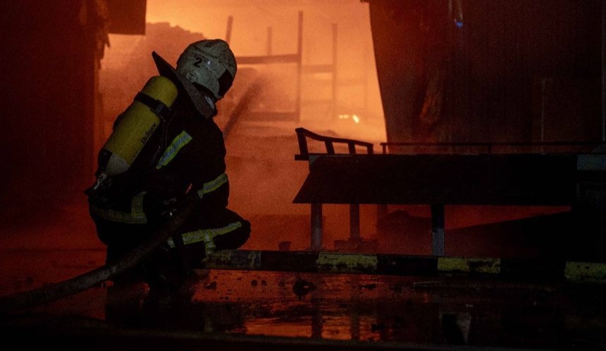 Ракетний удар по Києву 25 жовтня: фото наслідків