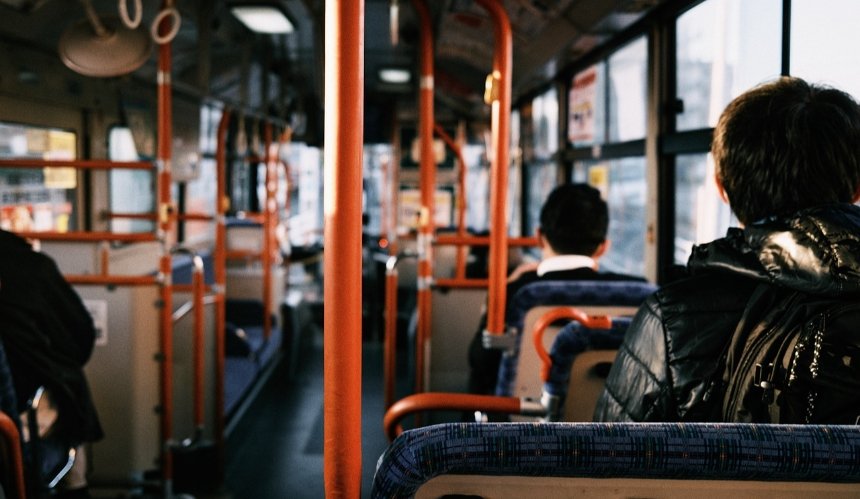 У Києві на два дні змінили маршрути кількох тролейбусів та автобусів: схеми руху