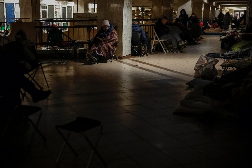 Уночі в метро Києва укривалися понад 11,5 тисяч людей